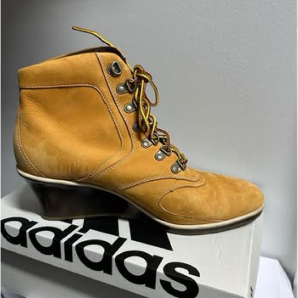 Timberland Women's Lace-Up Tan Wedge Boots - Picture 7 of 7